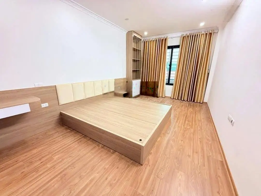 Nhà Phân lô Hàm Nghi, Nam Từ Liêm. DT 40m2 * MT siêu rộng. Ô Tô vào nhà * Sát phố * Ngõ thông