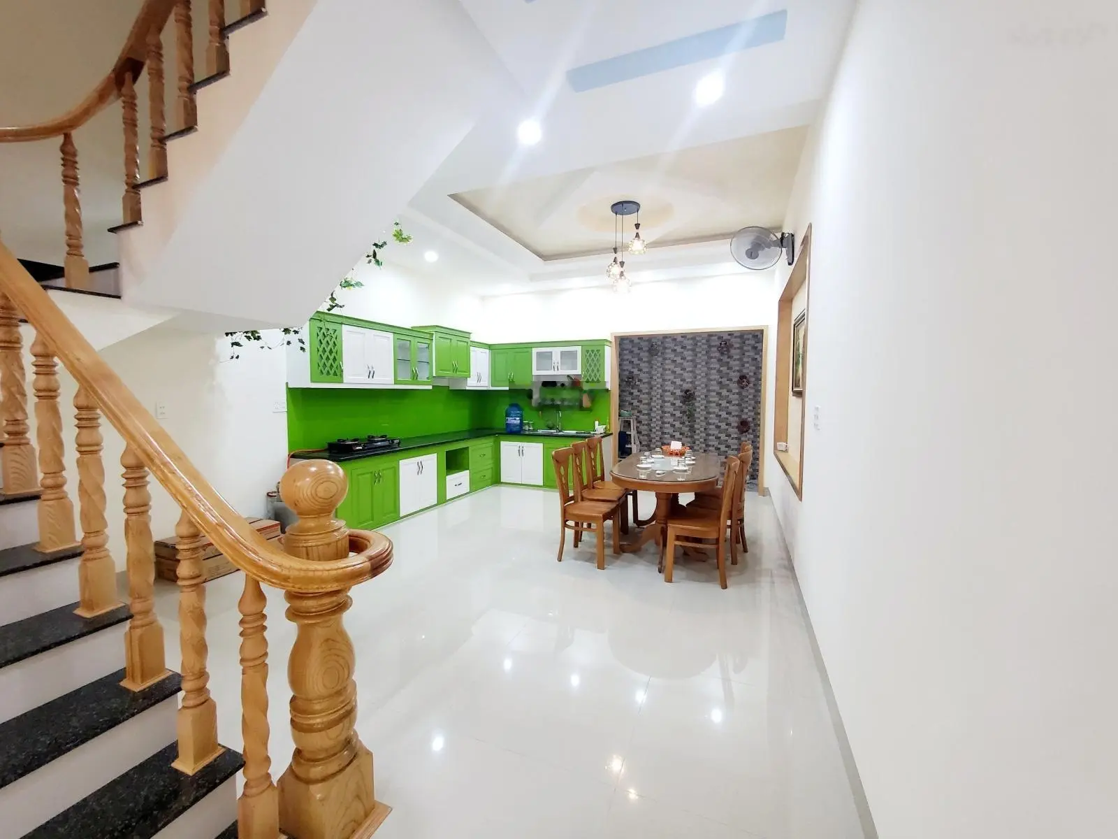 Bán nhà mặt tiền đường Tôn Thất Tùng TPVT giá 10.95 tỷ, 100m2 nhà 1 tr 1 lầu giá đầu tư