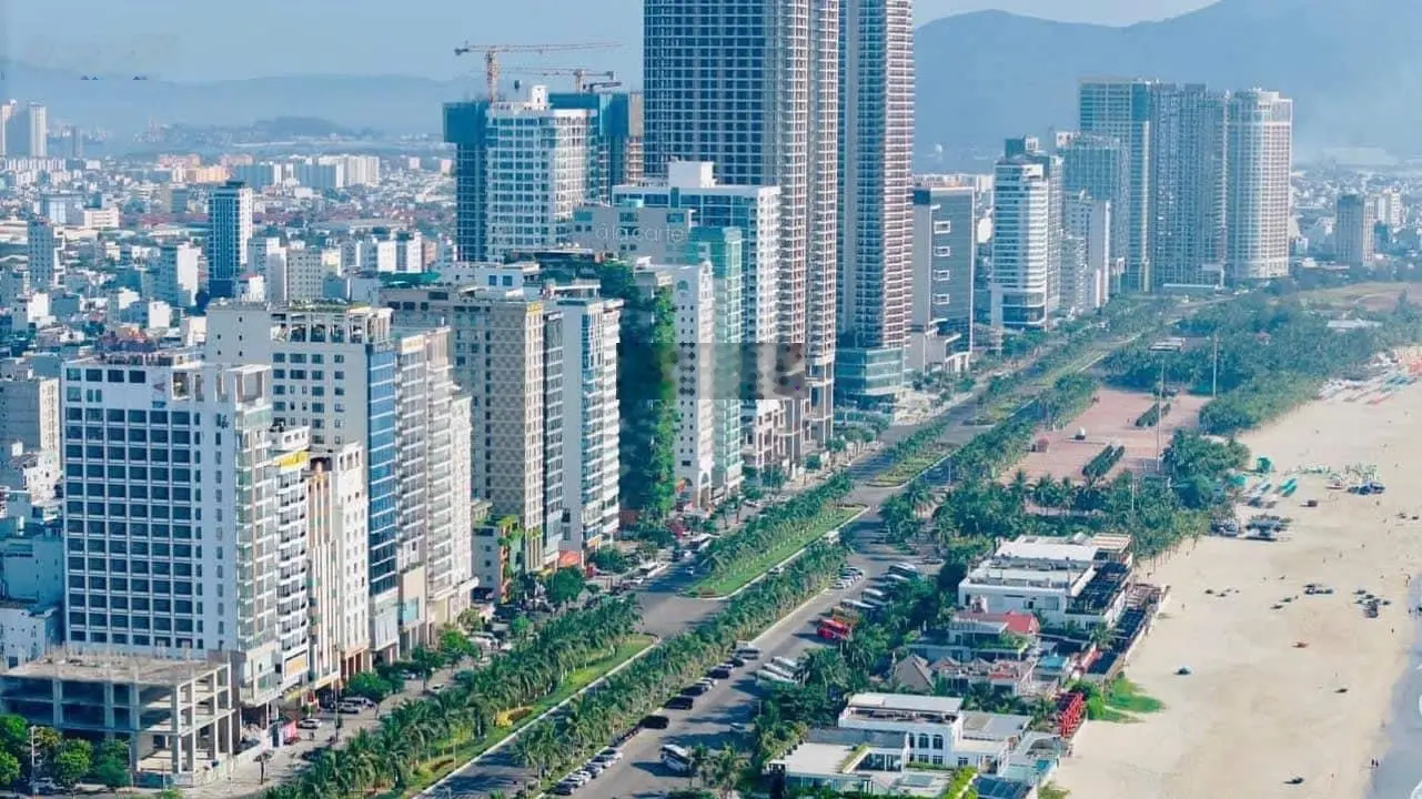 Cần bán nhà mặt phố đối diện đại học Kinh Tế - Đà Nẵng. Gọi 0901 949 *** Tuyết