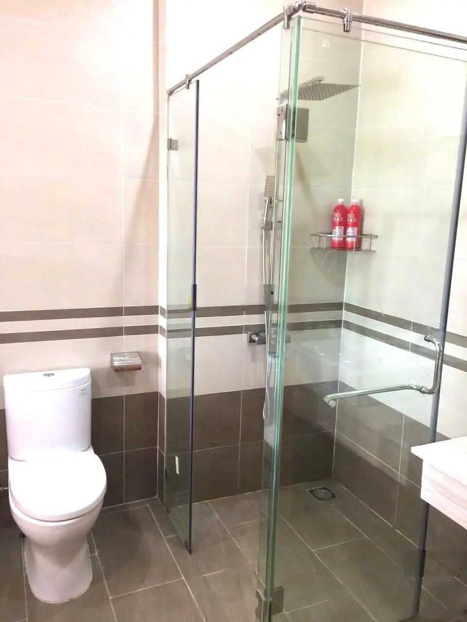 Bán nhà 3 tầng DT: 5 x 12 có thang máy đường xe hơi P. Phú Mỹ, Quận 7