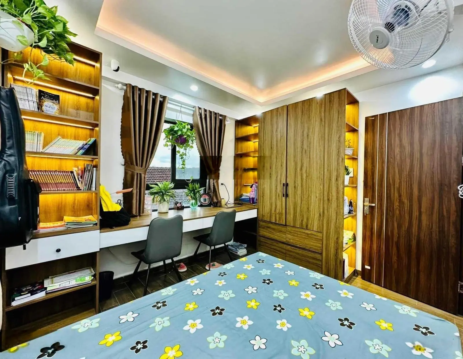 Bán CH 35 Lê Văn Lương, diện tích 107m2, 3N-2W, full nội thất, giá 7 tỷ bao phi sang tên