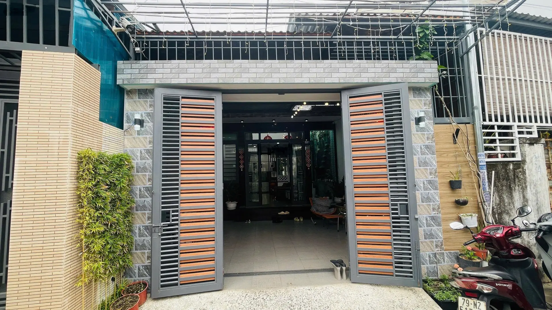 Bán Nhà Khu Dân Cư Phường Phước Hải, TP Nha Trang, nhà 1 trệt 1 lửng , 3pn, 2wc, ô tô tận cửa, SHR