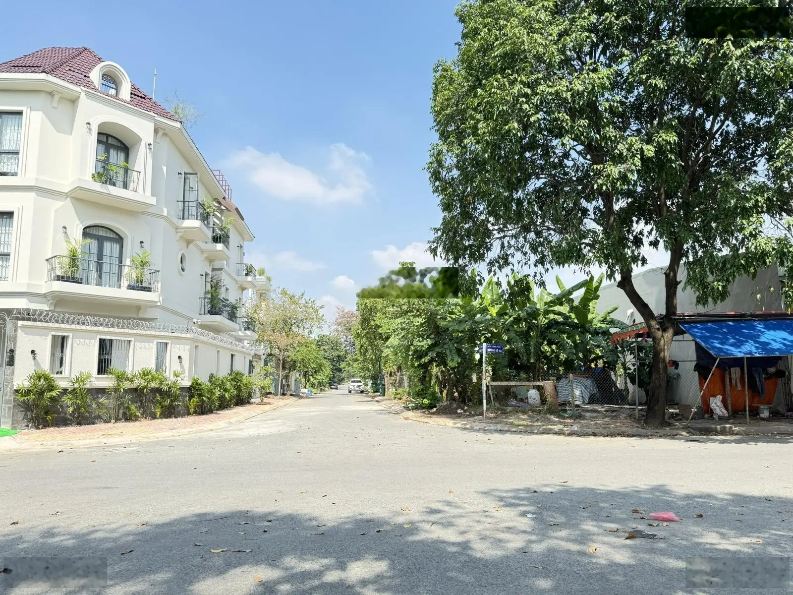 Cần bán góc 2 mt 204m(9m x 24,5m)- giá 7ty3 đường nhựa 12m, mặt tiền kinh doanh mua bán