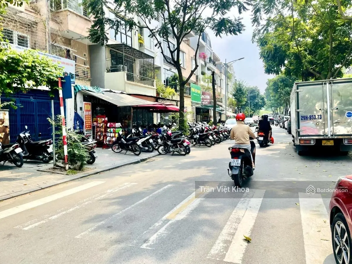 Bán nhà liền kề 132m2 - Ô tô đỗ cửa ngày đêm - KĐT mới Văn Phú - Dòng tiền 40tr/th - Giá 22.8 tỷ