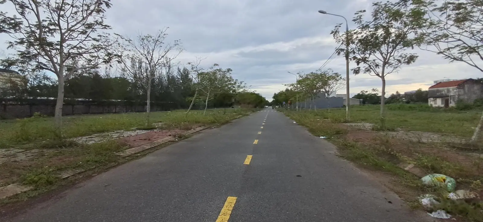 Bán đất mặt tiền đường Lê Đức Thọ đấu lưng trường đại học Y giá chỉ 2.45 tỷ 121m2