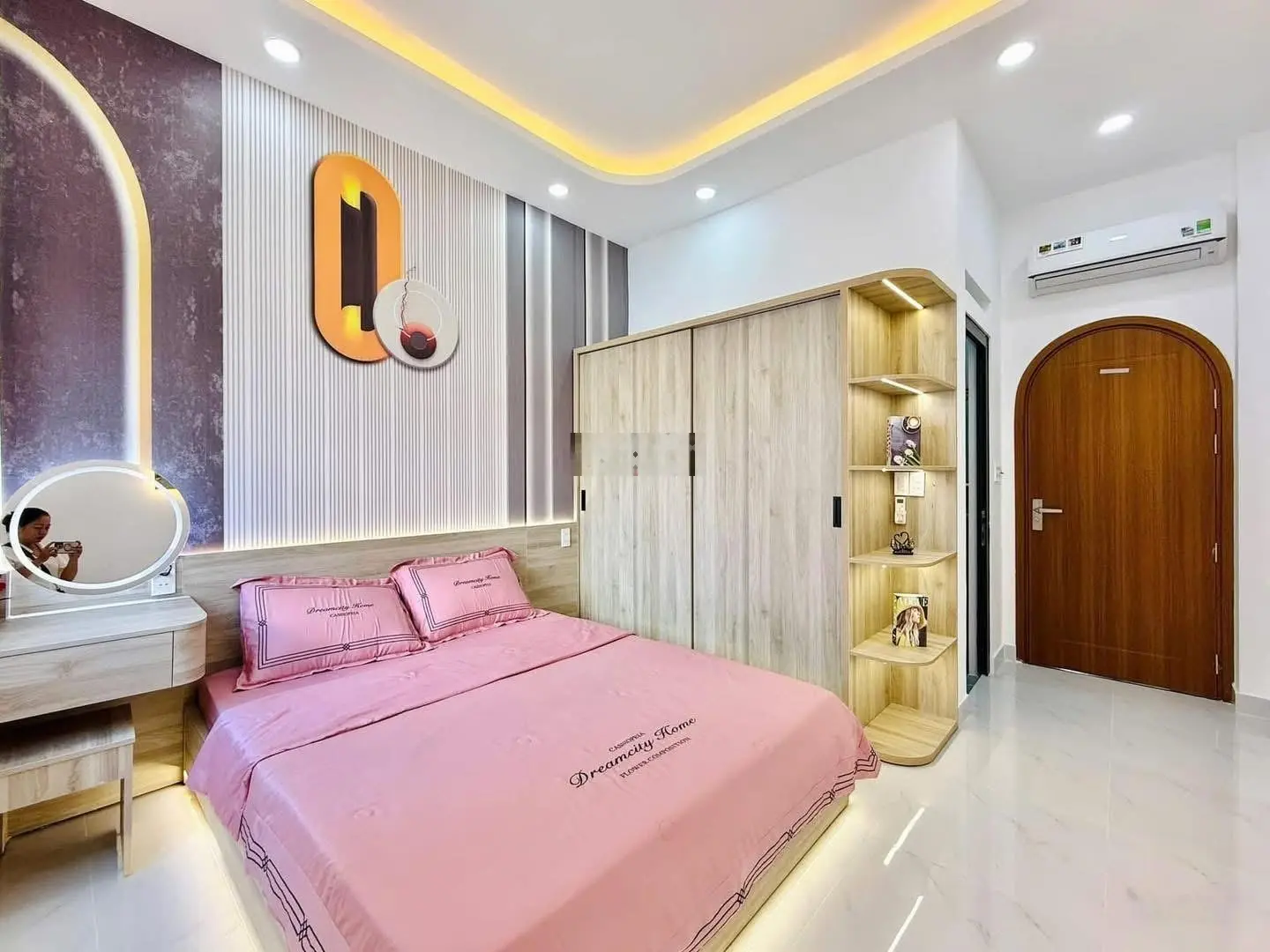 Cần bán gấp nhà đẹp tại Ni Sư Huỳnh Liên phường 10 quận Tân Bình, 73m2 SHR
