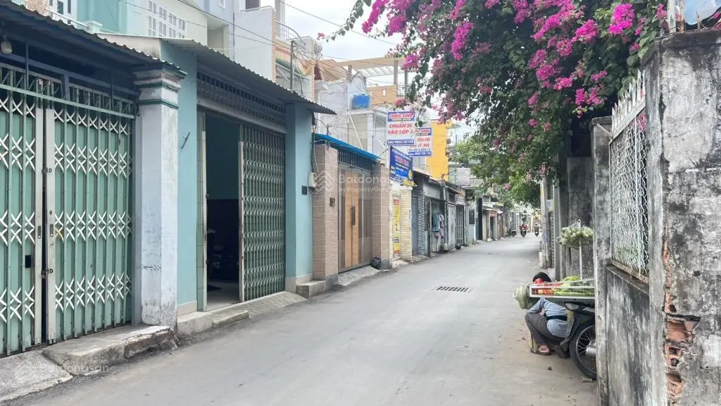 Bán nhà mặt tiền 116m2, gần vincom lê văn việt, hiệp phú q9, xe hơi thông