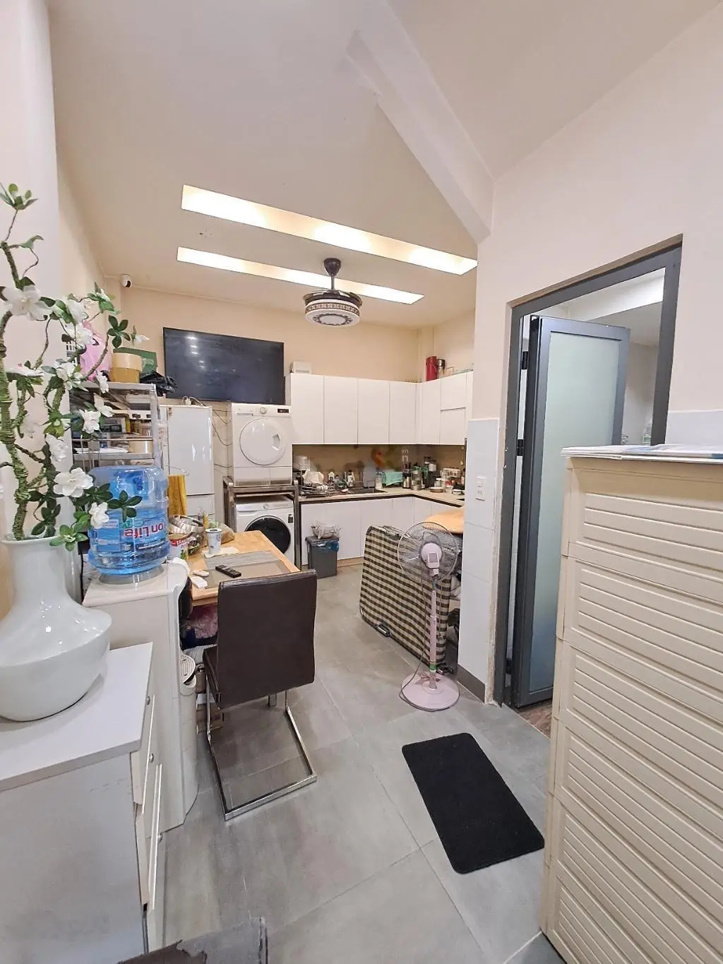 Bán nhà Tân Vĩnh Quận 4 - Hẻm ôtô - 40m2 - 4 Tỷ nhỉnh - 3 Tầng - Tiện kinh doanh