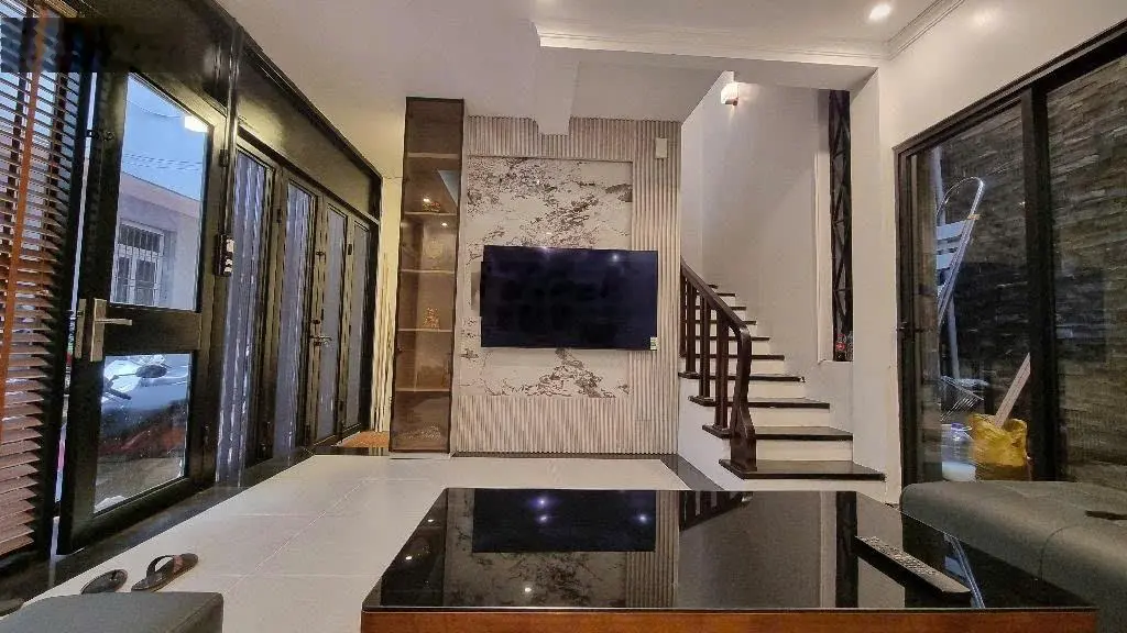 Trung tâm Ba Đình - ngay sát mặt phố - ô tô đỗ cửa - cực hiếm nhà bán