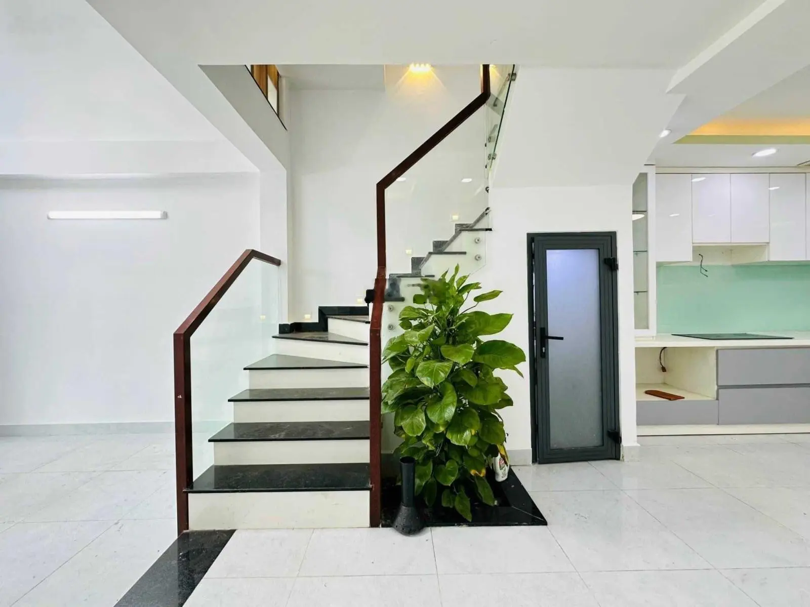 Bán Nhà Trung Tâm Quân 11 Đường Hàn Hải Nguyên, Phường 2, DT: 35,8m2.