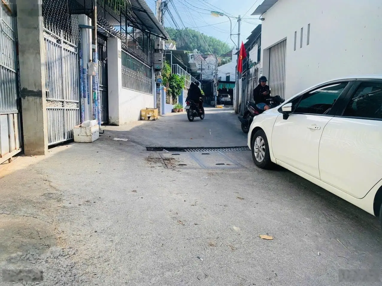 Bán nhà mới Ngô Đến Nha Trang, cách biển chỉ 1km, cách đường 2/4 chỉ 400m. Đường 2 oto né nhau