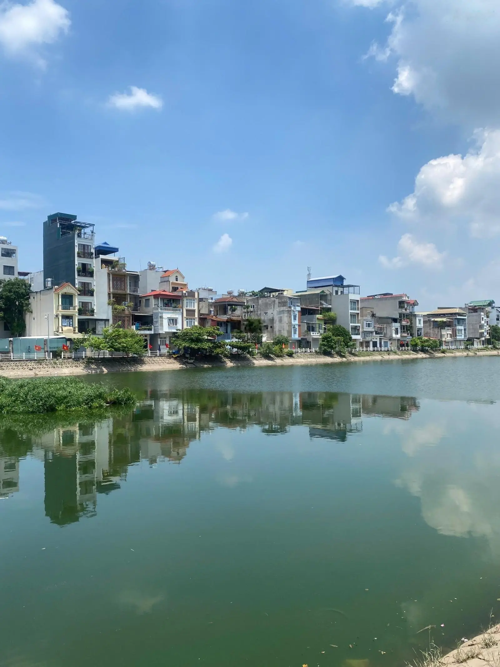 Bán 62m2 đấT Hồ Tai Trâu Ngọc Lâm, mặt tiền rộng 12m, kinh doanh, ô tô chạy vòng quanh