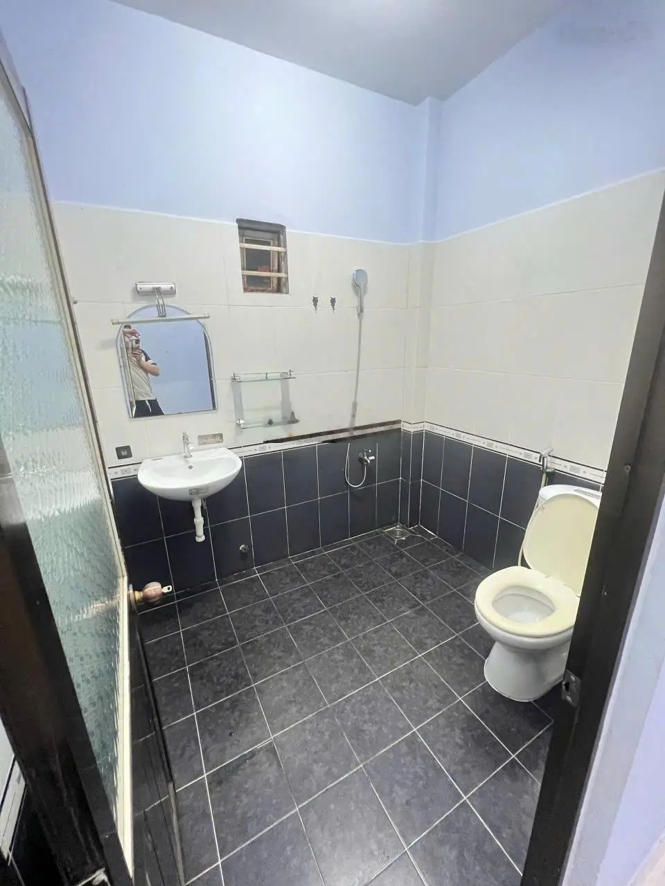 Bán nhà phố hẻm đường Nguyễn Tuyển P. Bình Trưng Tây Quận 2. (3,1m x 18,2m). Hướng Tây Bắc