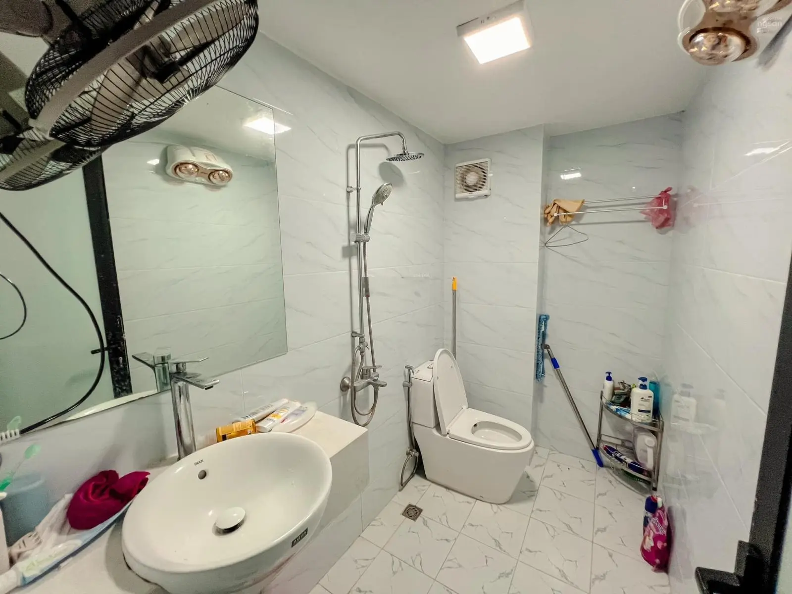 Bán nhà Đống Đa 56 m2 Ngõ nông Gần phố 50 m ra mặt ngõ ô tô thông Dân xây chắc chắn Tặng nội thất