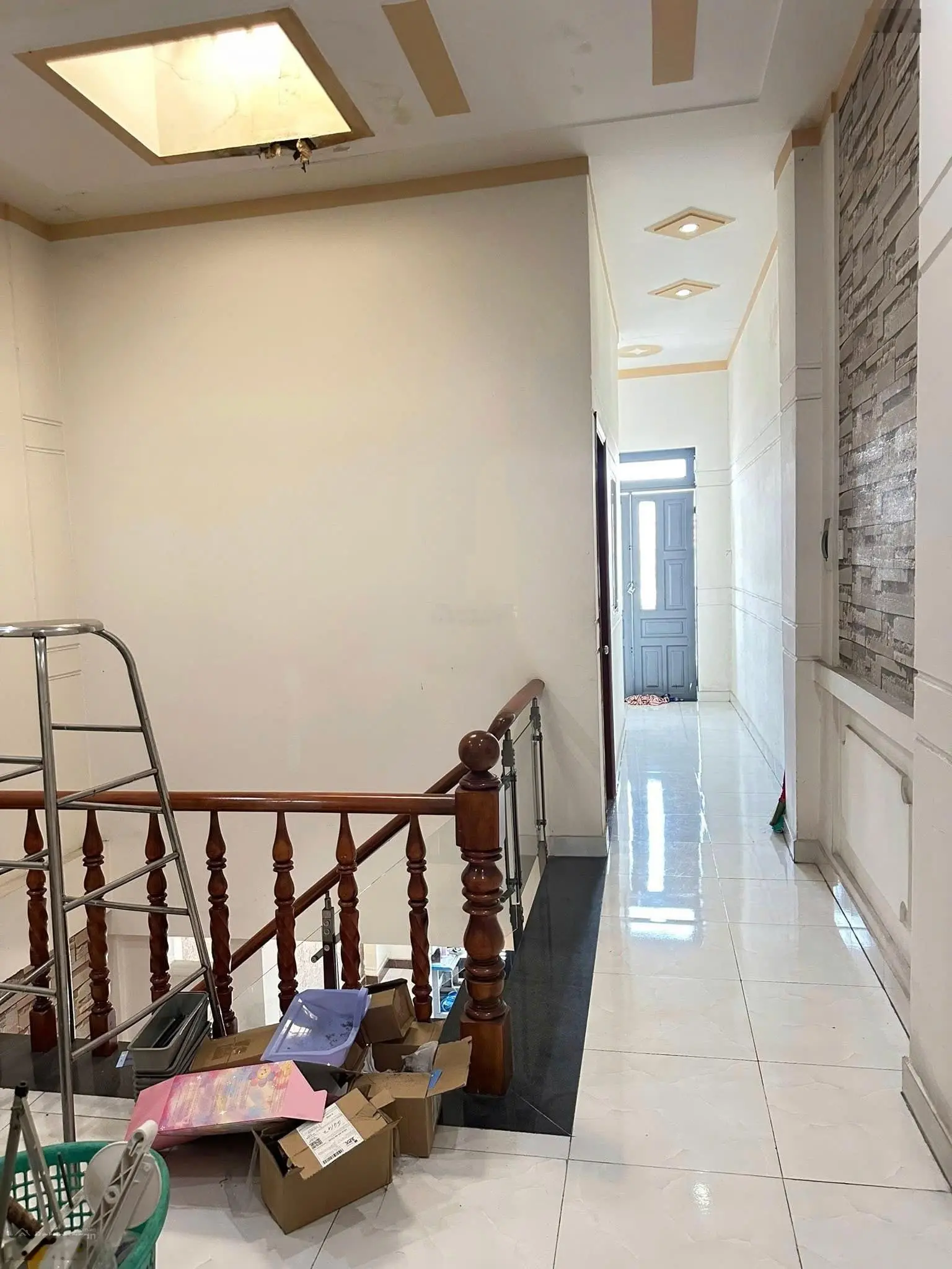 Bán gấp nhà trệt lầu đẹp - giá tốt mặt tiền đường gần TTYT Dĩ AN, P. Tân Đông Hiệp