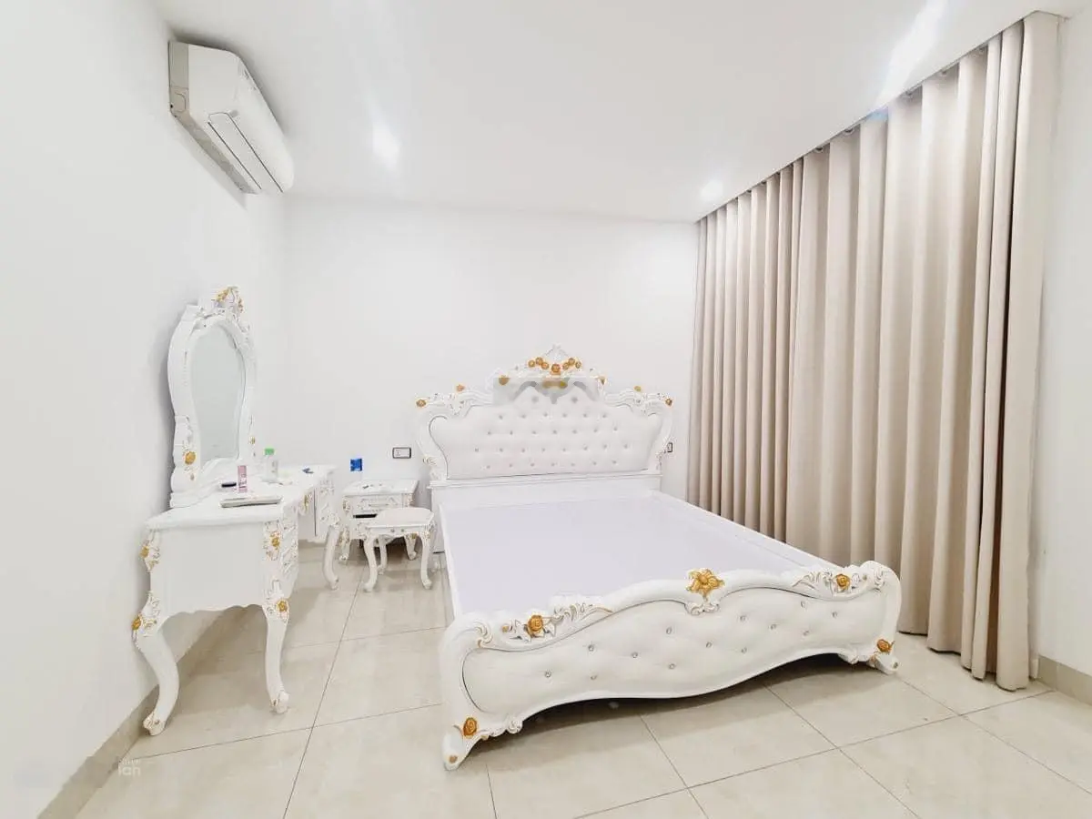 Bán Nhà Hoàng Mai, Hoàng Mai . DT 70m2 6T Mặt Tiền 4,8m. giá: 12.5 tỷ. LH :0383 426 ***