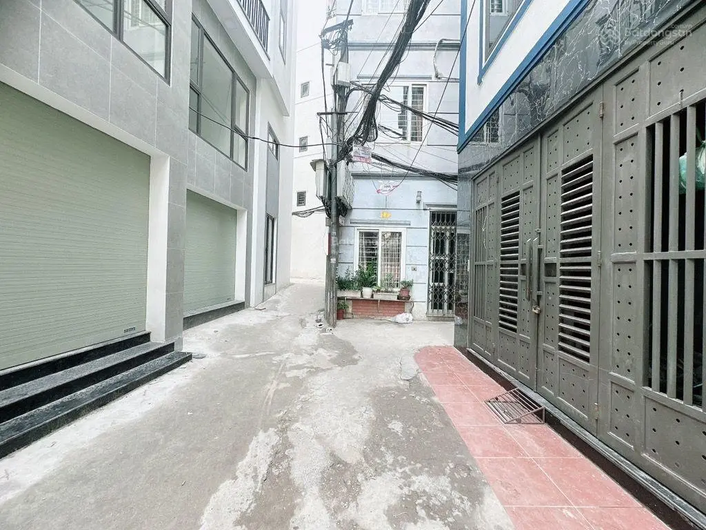 Bán nhà 6 tầng - 4 pn tại phố Trạm - Long Biên.