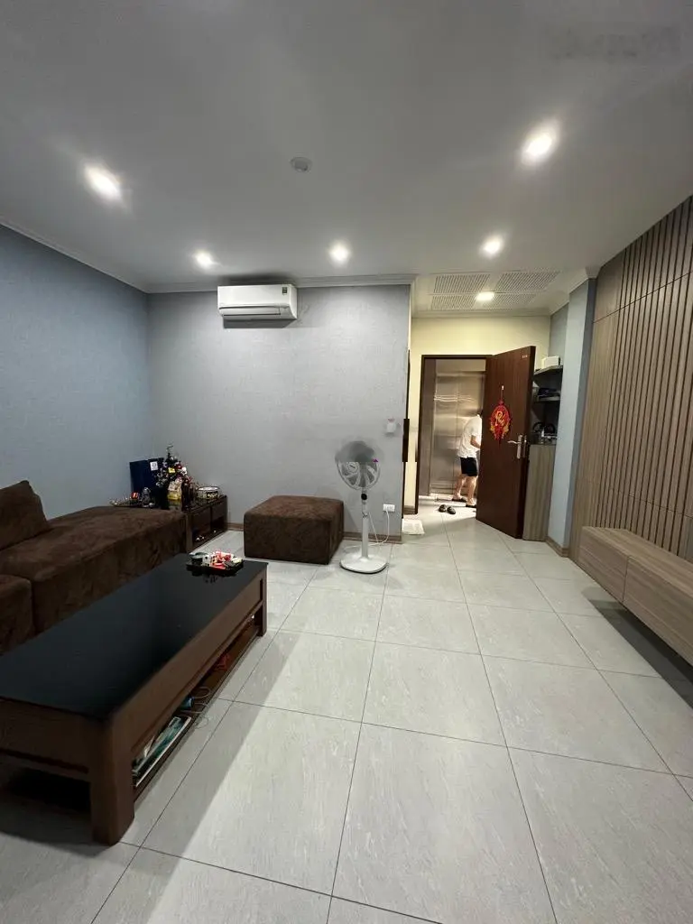 Hiếm, Bán Nhà Võng Thị, View Hồ Tây - Ngõ Thông - Ô Tô - Thang Máy - KD Đỉnh, 55.6M2, Giá 20,5tỷ