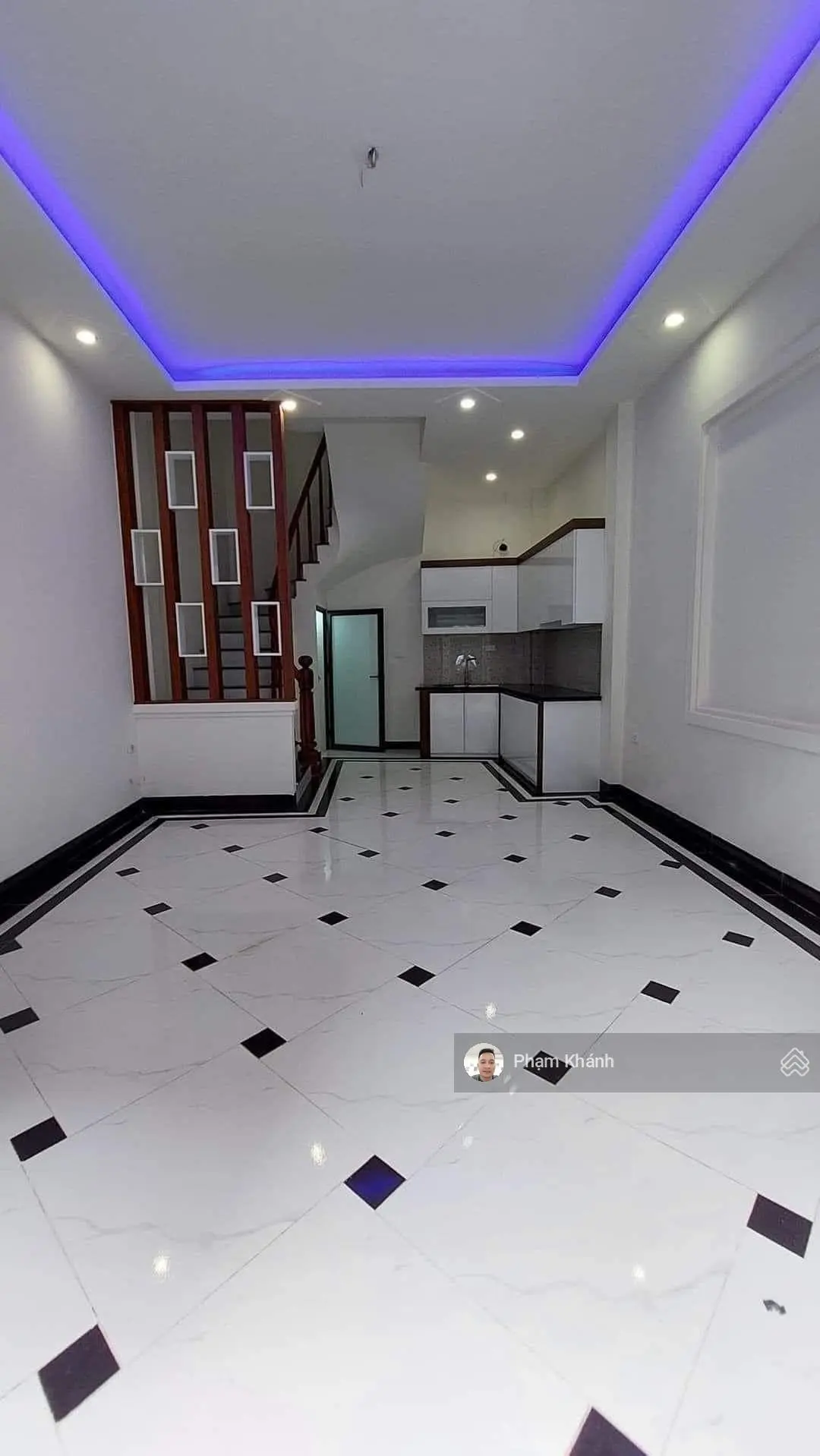 Nhà mới ở ngay giáp khu d geleximco 33m *5t 4,1 tỷ. ô tô đỗ cổng. ngõ thông