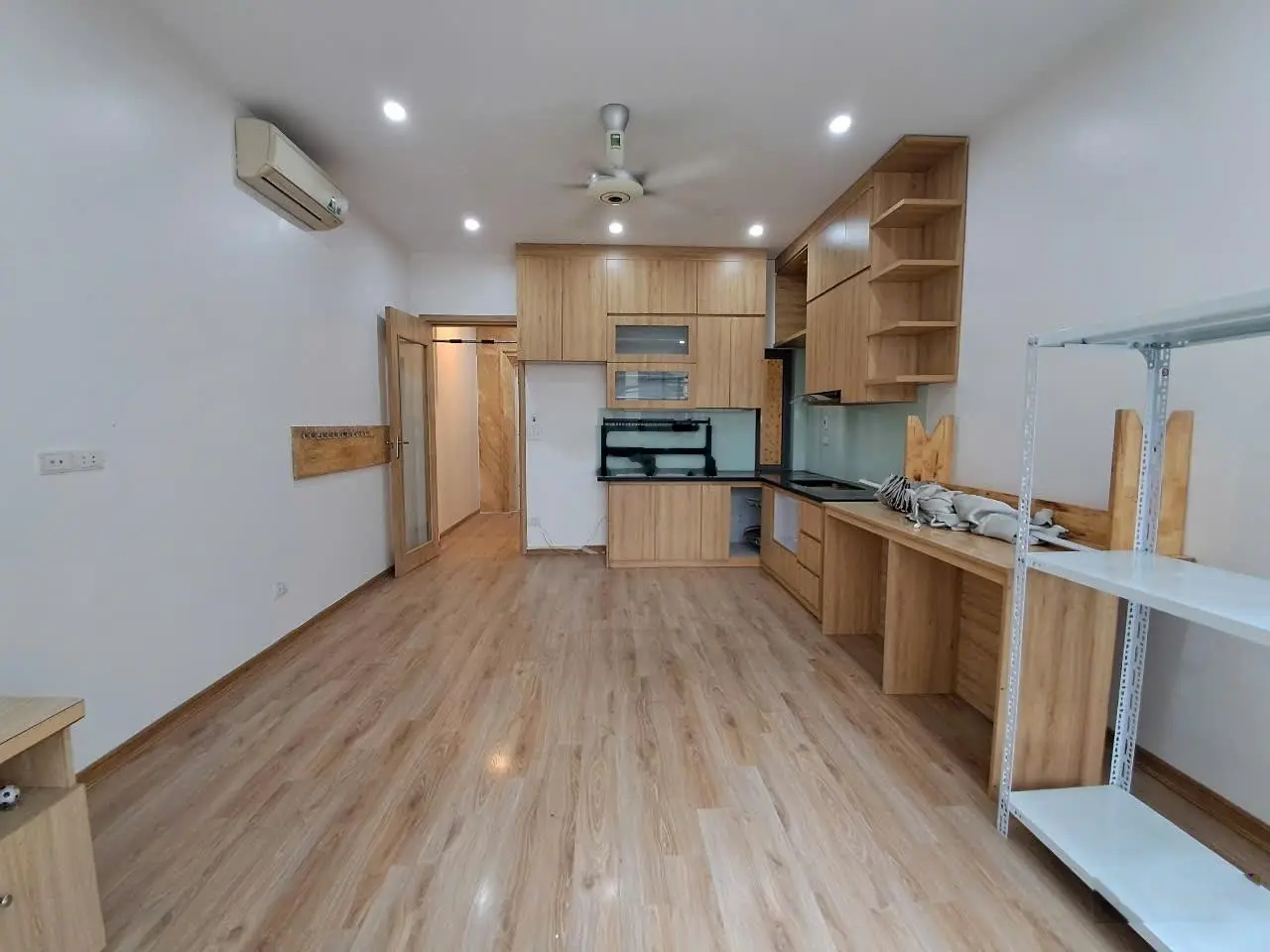 11.8 Tỷ - Long Biên phân lô, ô tô tránh, gara. DT 46m2 x 6 tầng thang máy 0963738356