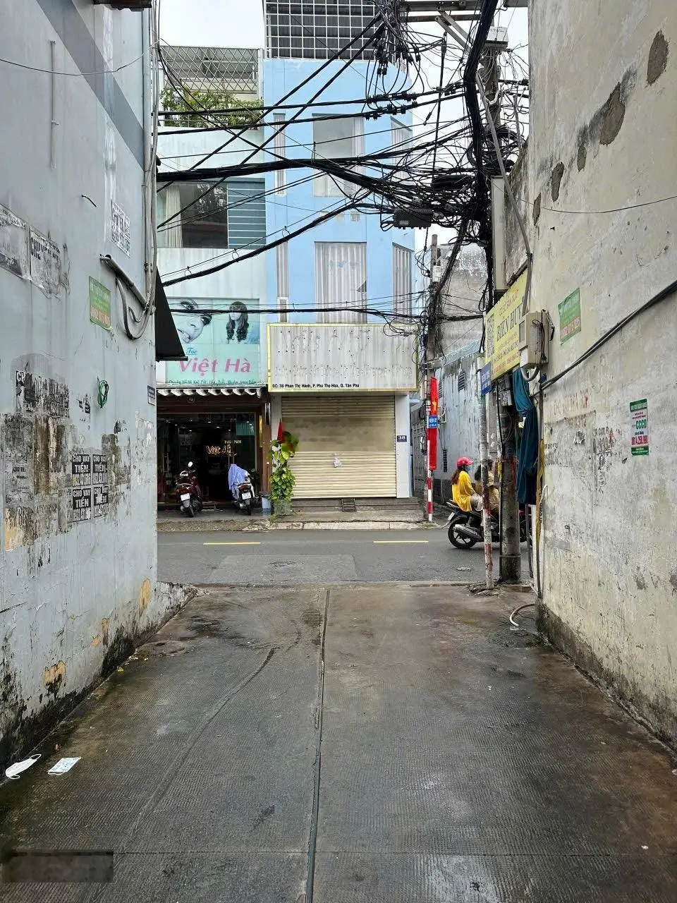 Bán Nhà 1 Lầu vào ở ngay , Hẻm Vườn Lài thông qua đường Lê Thị Hành. Nhà sổ Hồng chính chủ