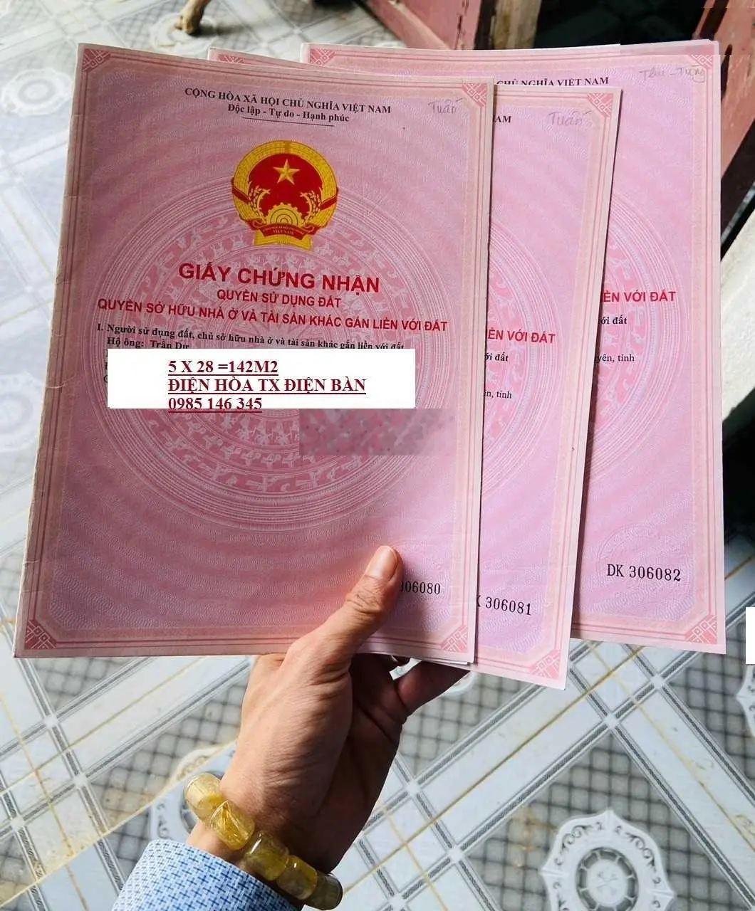 Bán 3 lô mới tách thửa. Sẵn sổ đỏ. Đường mở rộng 8m. Full thổ cư. Cách Cầu Rồng 15 phút. Giá 590tr