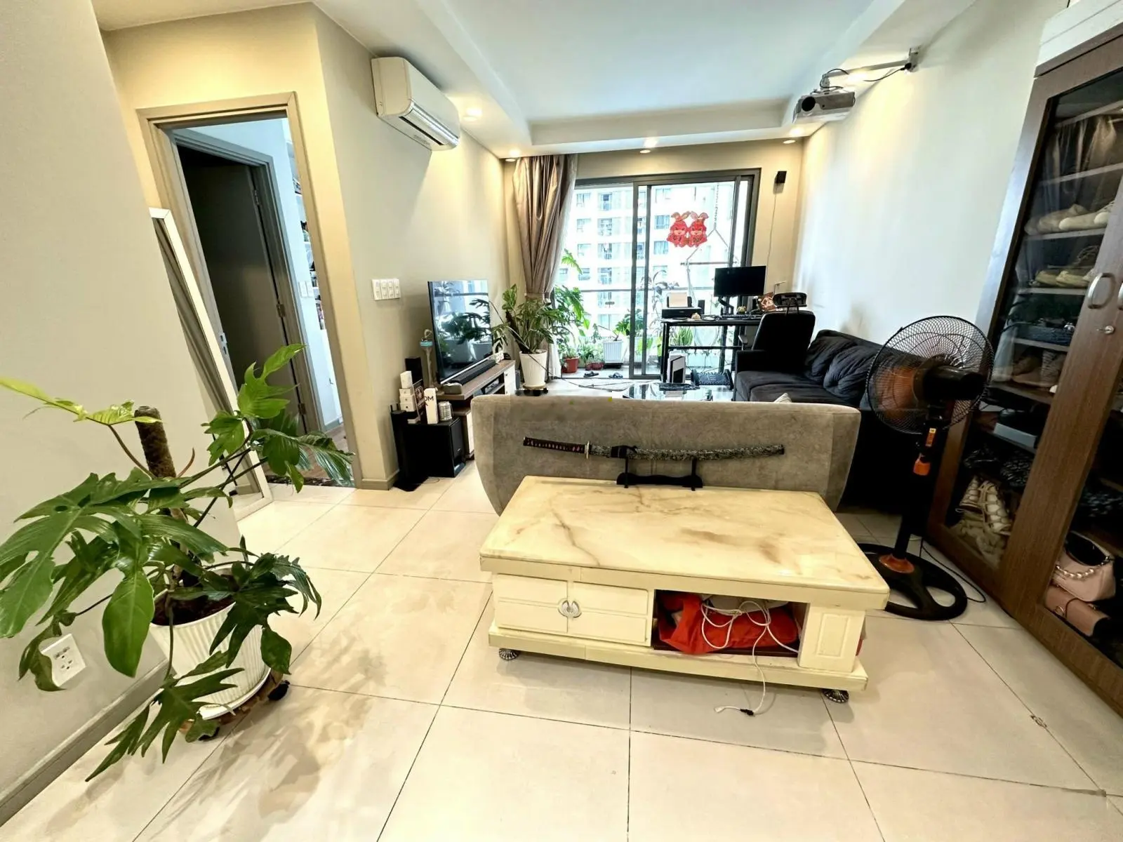 Chủ bán gấp CHCC Horizon Tower Quận 1, DT 135m2, 2 phòng ngủ lớn, giá 7.2 tỷ, LH: 0902 818 *** sổ