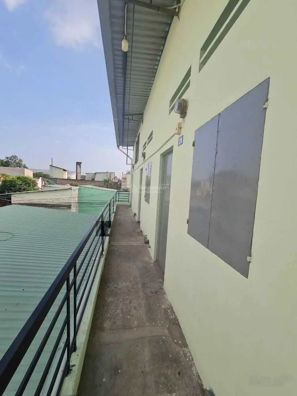 Bán nhà trọ 444m2 gần chợ Xóm Nghèo Nguyễn Đức Thiệu giá 30tr/m2 có 27 phòng, 2 kiot và nhà cấp 4