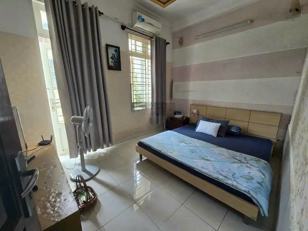 Nhà đẹp ở ngay, căn góc 2 mặt tiền đường số Tân Quy, 70m2, SHR, HCĐ, chỉ 10.2 tỷ.