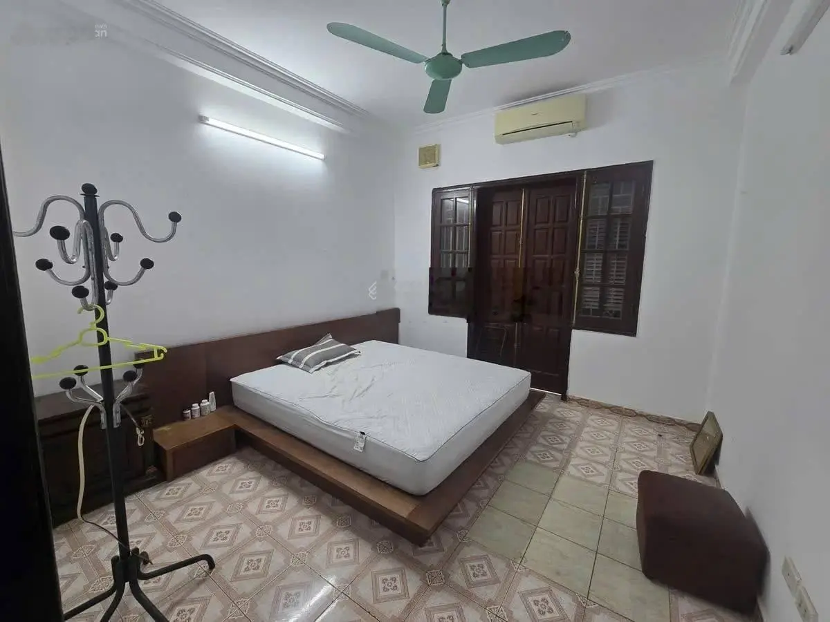 Bán nhà riêng Mỹ Đình, dt 56m2, ô tô đỗ cửa, giá 13.8 tỷ. Lh: 0372541866