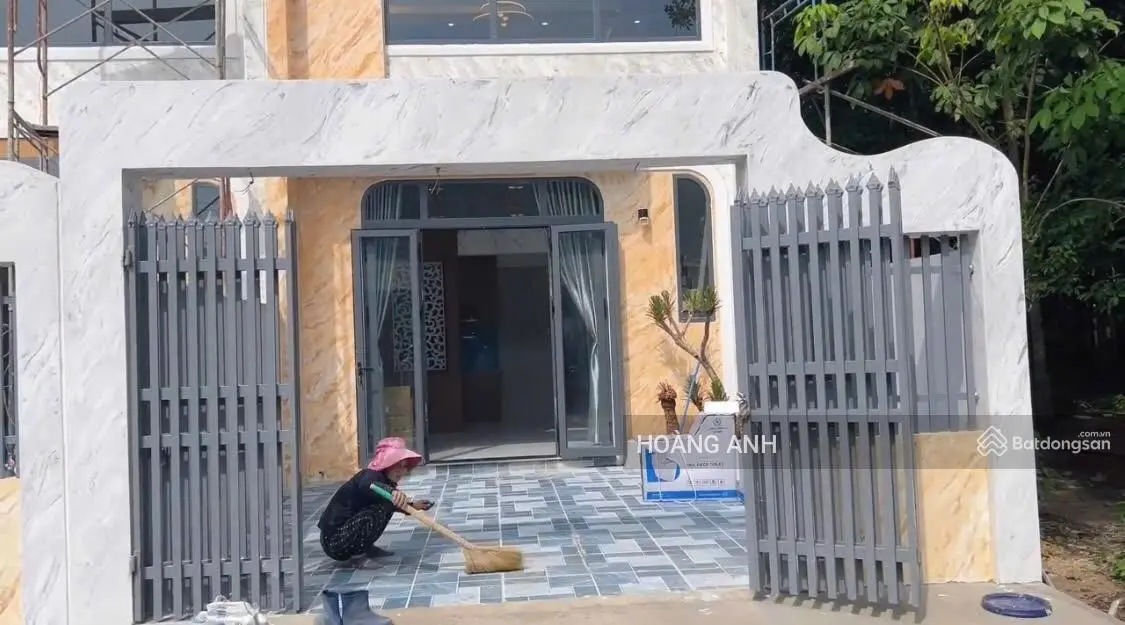 Cần bán căn nhà 1 trệt 1 lầu trung tâm thị xã trảng bàng giá 1 tỷ 525 shr