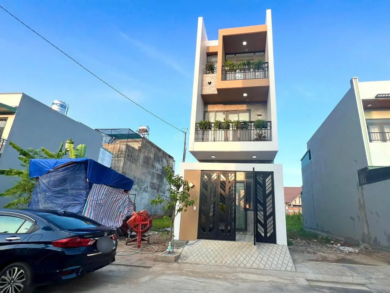 Bán Nhà 1trệt, 2lầu hẻm 47 Trường Lưu, P. Long Trường- TP. Thủ Đức.