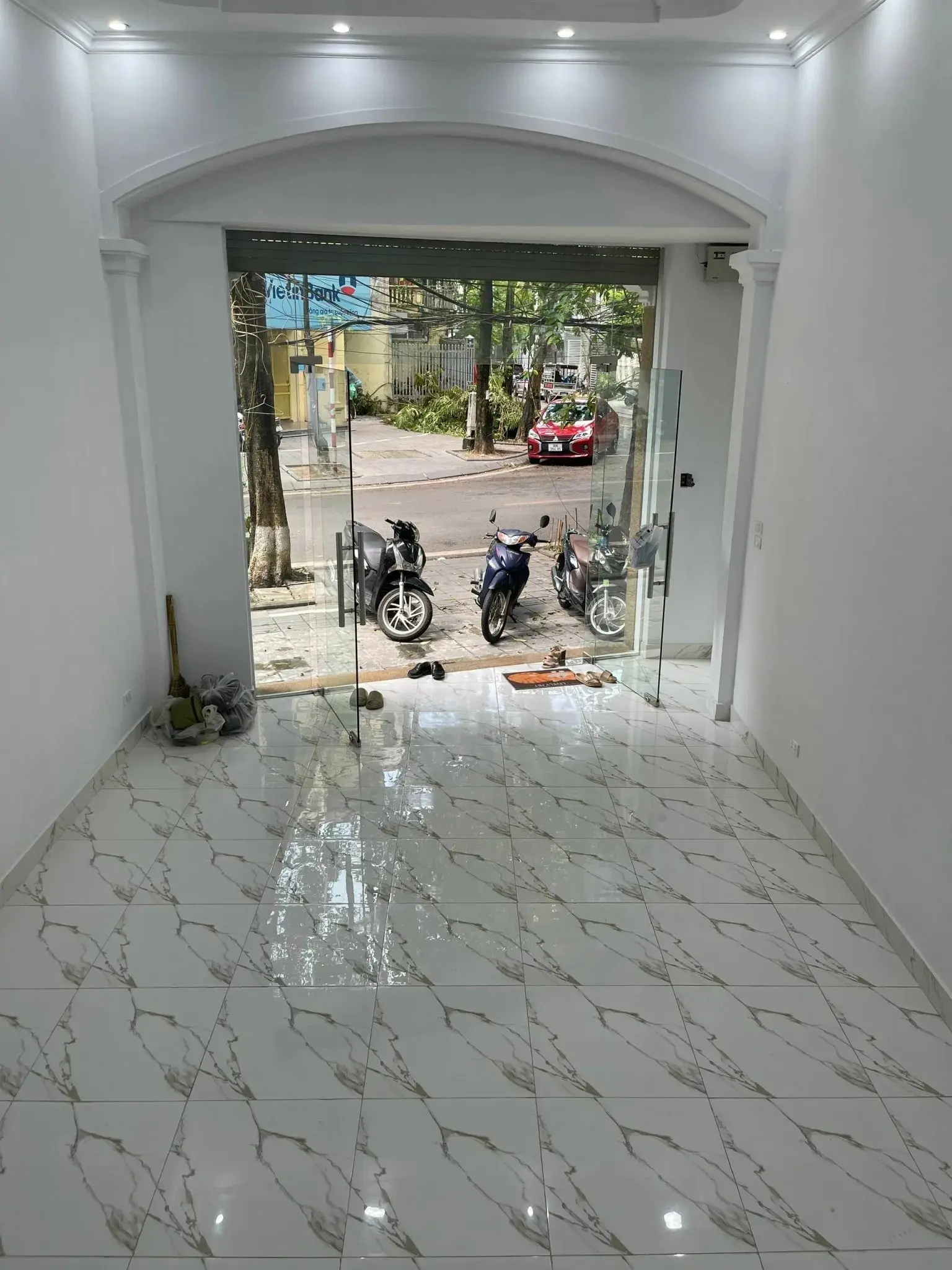 Mặt phố kinh doanh - vị trí vàng - hàng hiếm - bay nhanh - Trần Nguyên Đán - 76m2 x 4T - hơn 29 tỷ