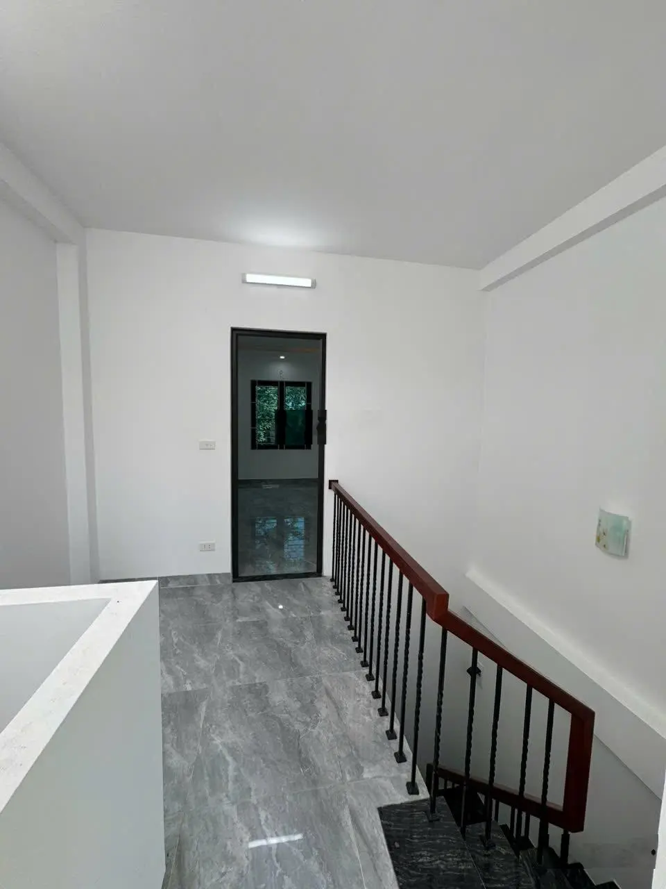 Nhận nhà mới đón tết 2025 - Phượng Đồng Phụng Châu. Nhà xây 3 tầng 39m2 ô tô đỗ sát - sẵn sổ đỏ