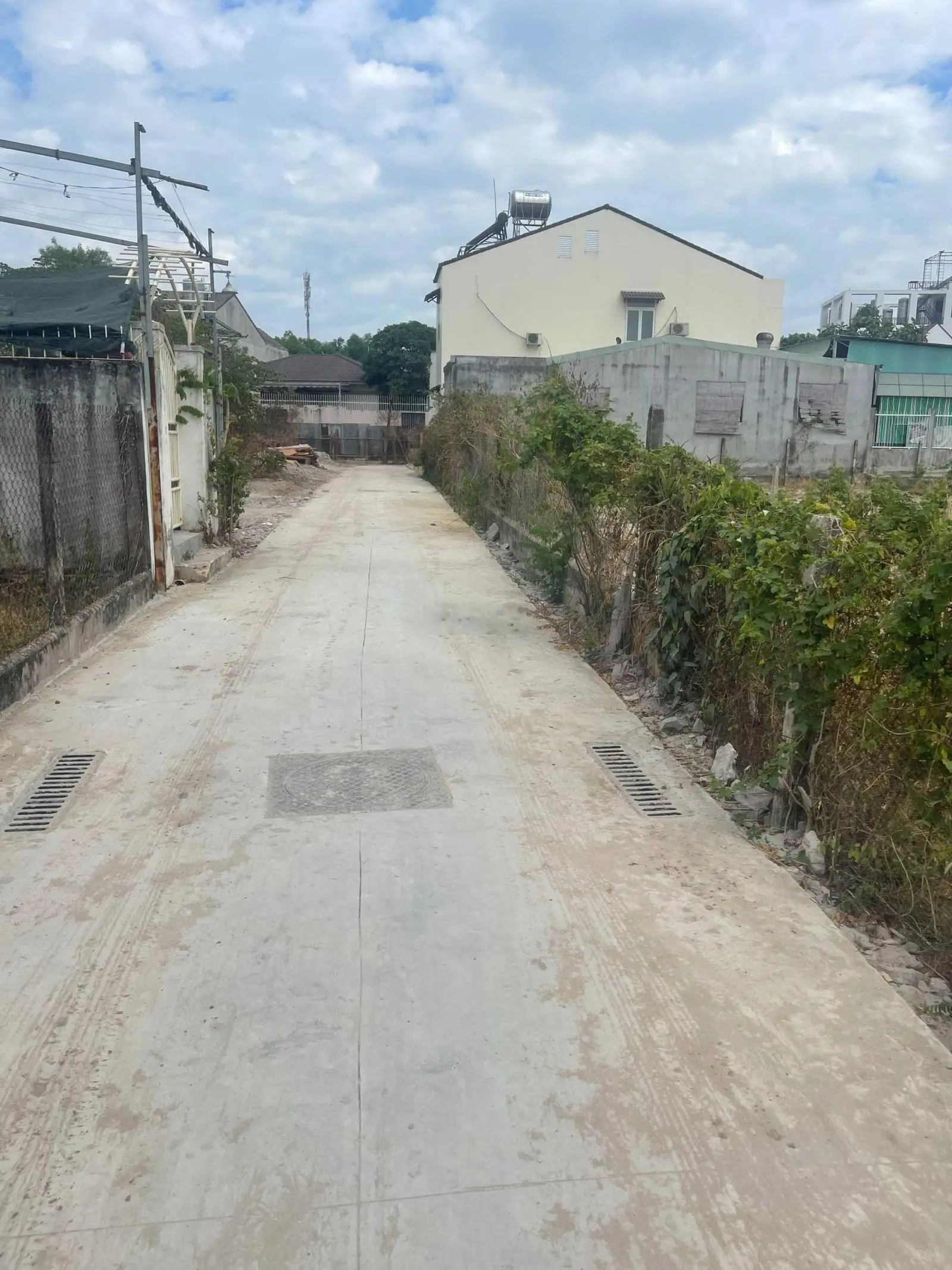 Bán đất KP5, Phường 3, Thành phố Tây Ninh. DT: 11x35m. Full thổ cư. Đường bê tông 3m. Giá 2,95 tỷ