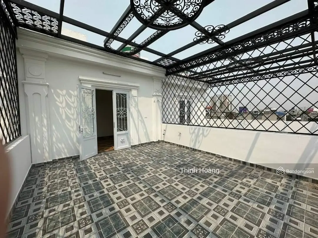 Bán nhà Phúc Lợi 43m2 5,5 tầng, thanh máy, oto vào nhà 4m ra ngõ oto tránh