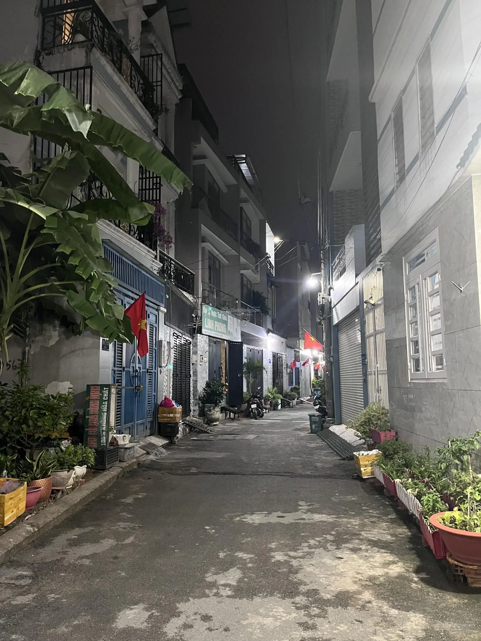 Bán nhà 3 tàng hẻm ô tô Quốc Lộ 13 Thủ Đức, 68m2 giá chỉ 5,5 tỷ, sổ hồng hoàn công đủ
