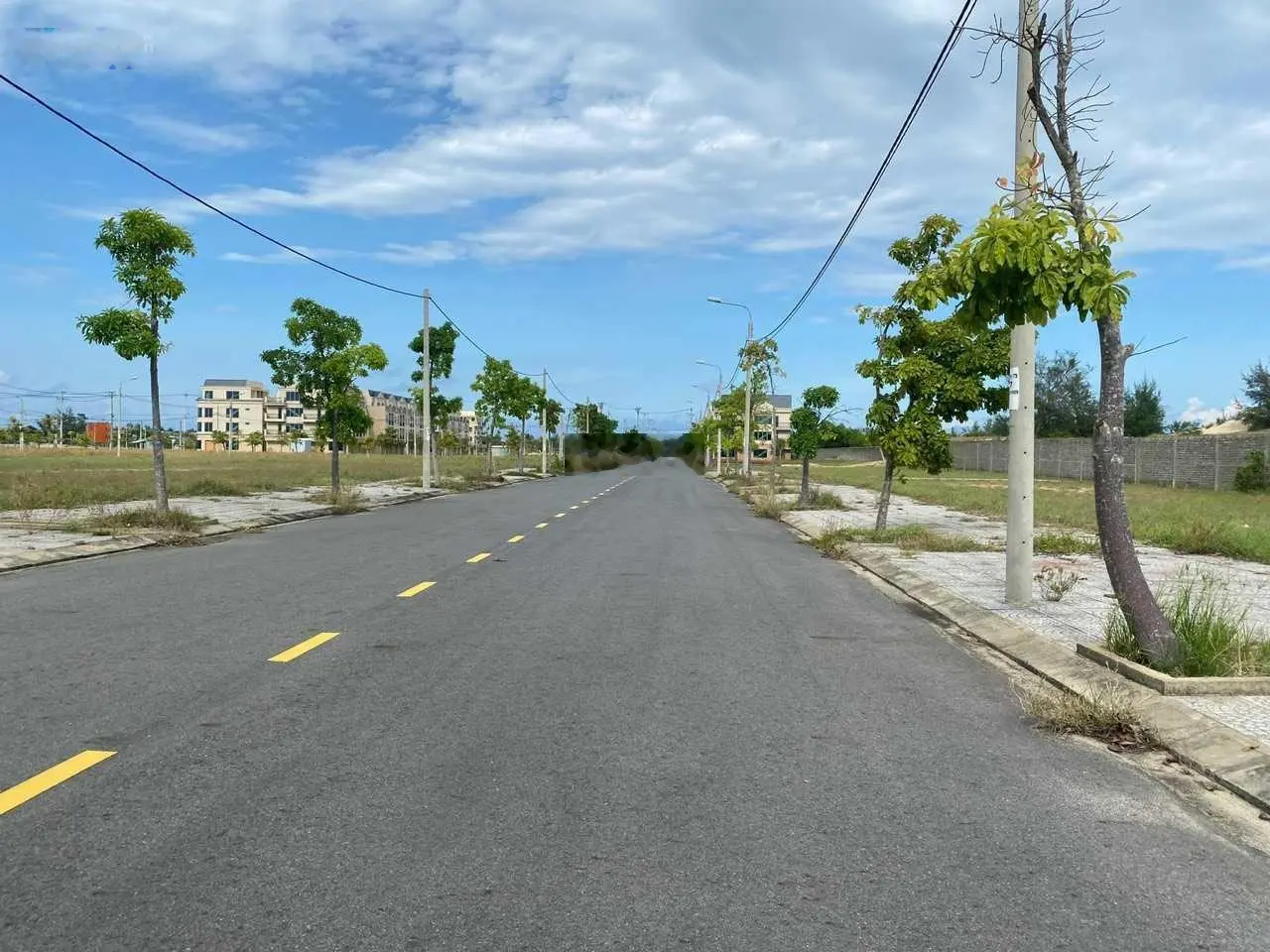 Bán nhanh trong tuần - KDT Ngọc Dương - kề biển cạnh sông - giá tốt