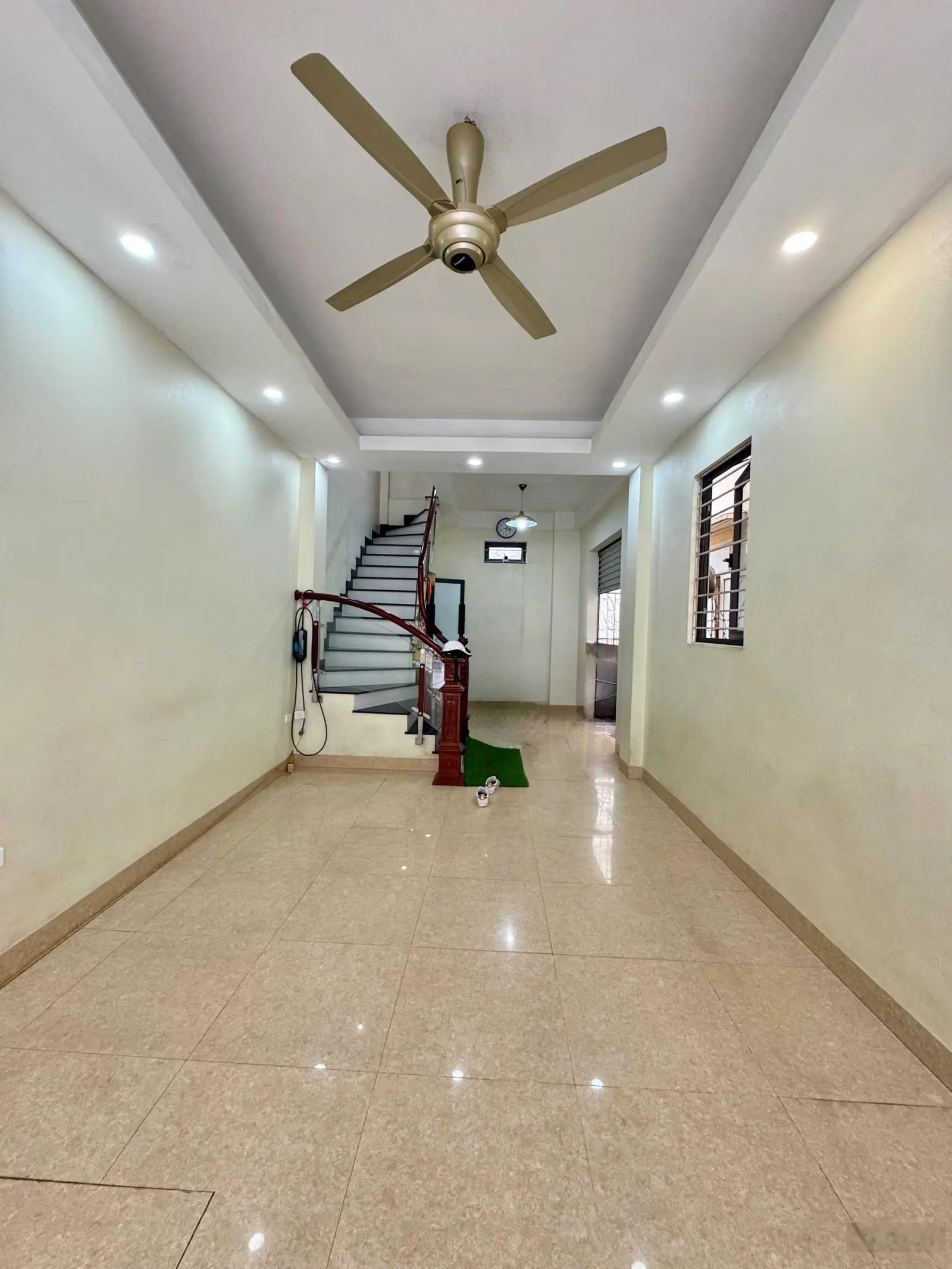Duy nhất tại phố Tư Đình, phân lô quận đội, trước nhà ô tô tránh, ở kết hợp kinh doanh đỉnh.
