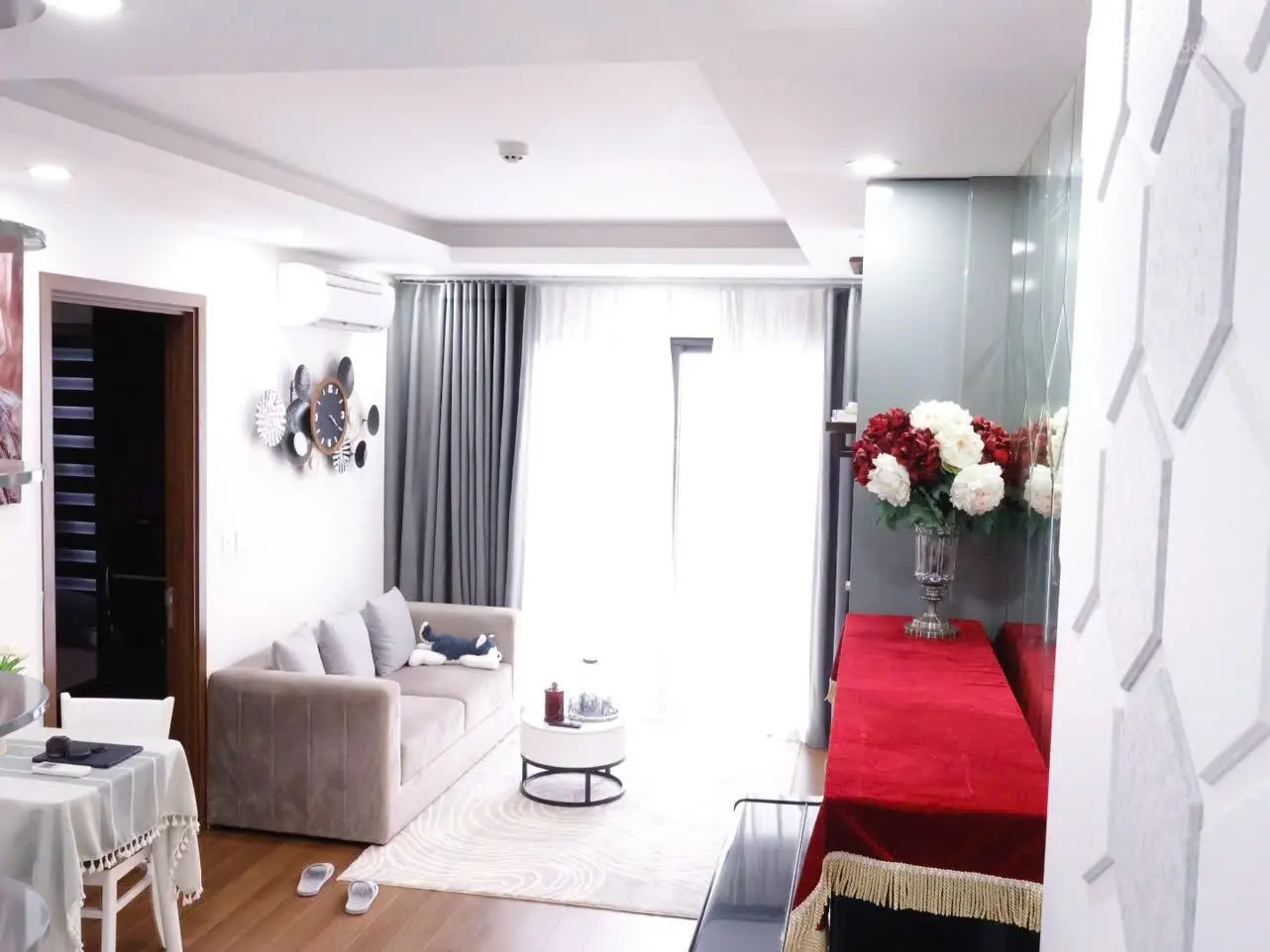 CH: Green park 1 trần thủ độ- dt:56m 2PN 2WC BC: Tây Nam, tầng trung view hồ, full nội thất 3tỷ6 TL
