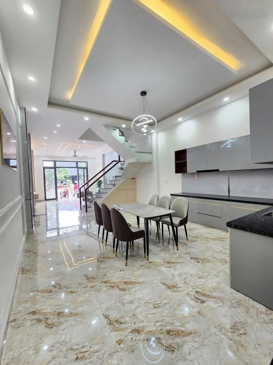 Gấp! Nhà đẹp chỉ 4,59Tỷ ( Còn TL ) - ngay MTĐ Âu Dương Lân, Phường 3, Quận 8, sổ riêng, dân cư đông