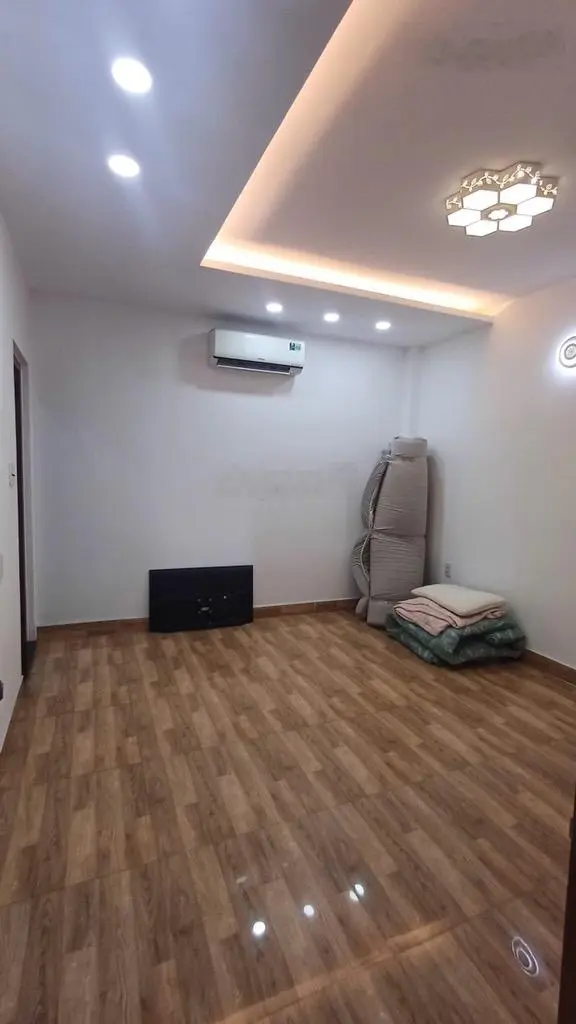 Mặt tiền kinh doanh đa ngành nghề-mới đẹp ở ngay-63m2-5 tầng-5pn-gần lê văn thọ p16 gv-chỉ 11 tỷ tl
