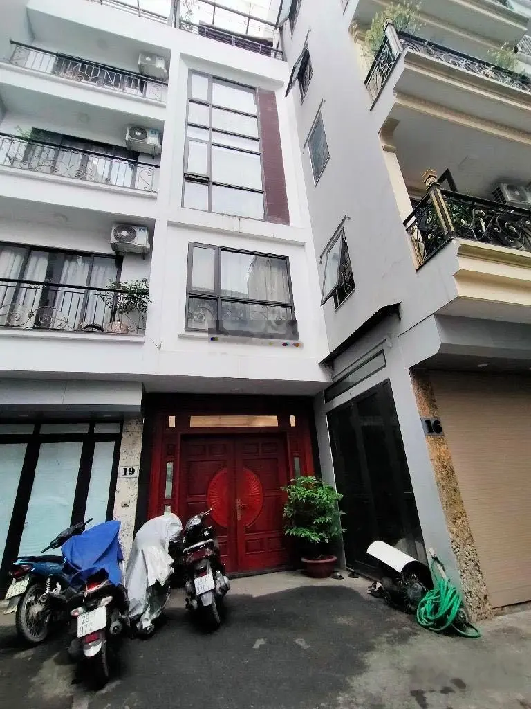 Bán nhanh căn nhà Bồ Đề ô tô đỗ cửa, dân xây