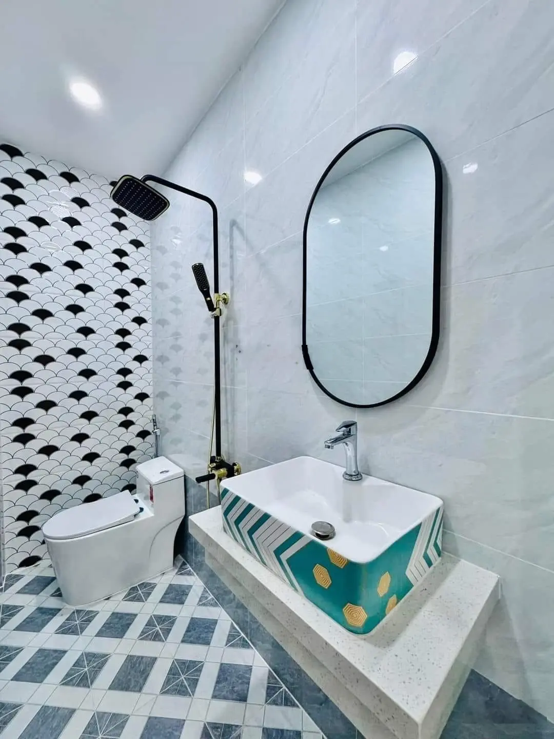 Thanh lý gấp nhà hẻm 6m Cao Thắng, P12, Q10 Giá 3tỷ590 Dt: 63m2 (4,5m x 14m) sổ hồng chính chủ