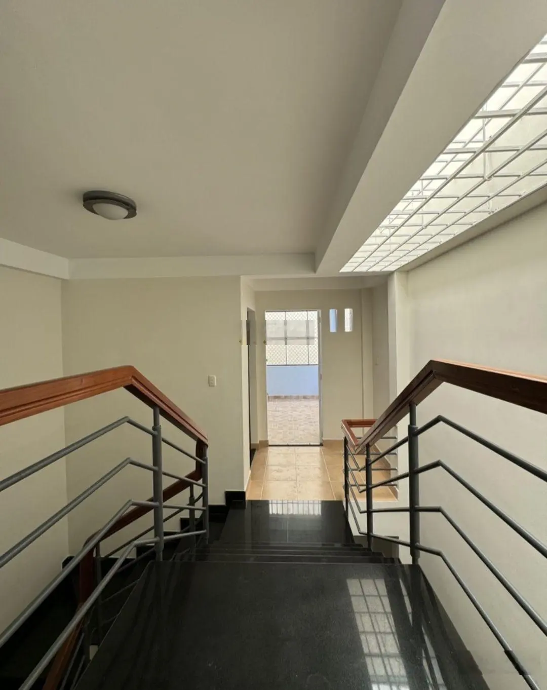 Bán gấp nhà mặt tiền kinh doanh 4 tầng 60m2 đường Số 17, Phường 11, Gò Vấp. Sát chợ Hạnh Tây
