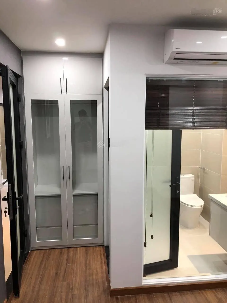 Chính chủ cần bán CH Saigon South Residences, 2 phòng ngủ, nhà mới, đã có sổ hồng
