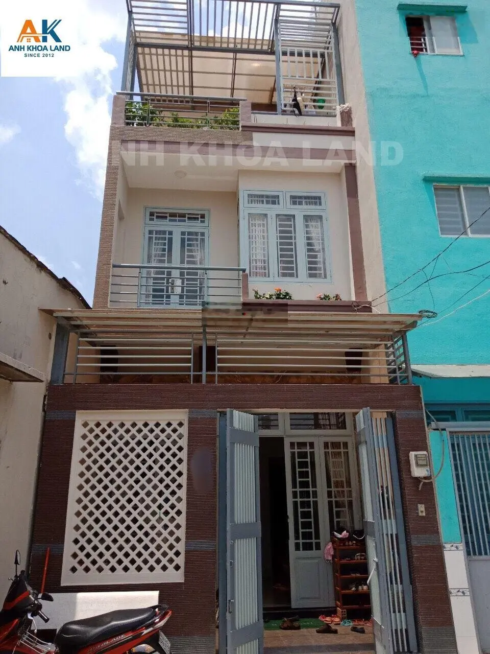 Nhà đẹp 3 tầng hẻm xe hơi ngay ĐH Ngân Hàng-Hoàng Diệu 2, 54m2 ngang 4.4m giá chỉ 5,3 tỷ