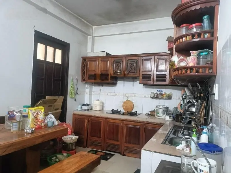 Đường nhựa 5m Thi Sách, Hải Châu, gần cổng sân bay, 65m2, 2.5 tầng cứng sạch 5.2 tỷ