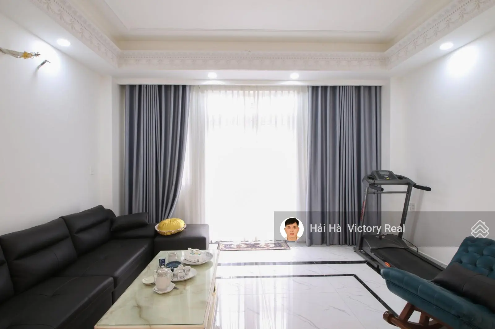 Bán nhà đường Tân Sơn - Phạm Văn Bạch. P15, Tân Bình _ Hẻm nhựa 8m. DT 5x20m x 3 tầng, nhà rất đẹp