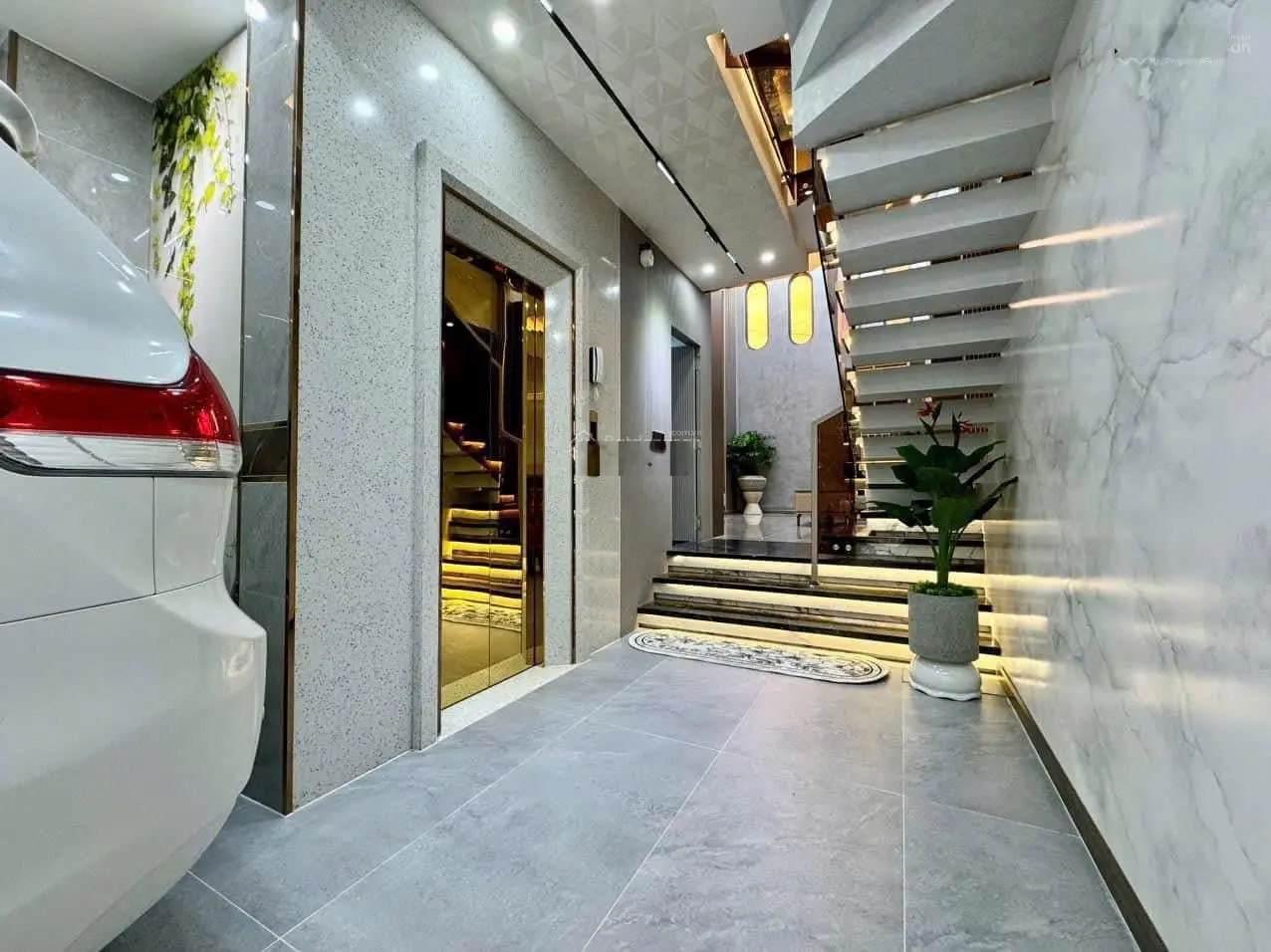 Bán gấp nhà siêu phẩm đường Hậu Giang, Q.6 - Giá 3 TỶ 780/ 72m2. Sổ hồng riêng - ôtô đậu trong nhà